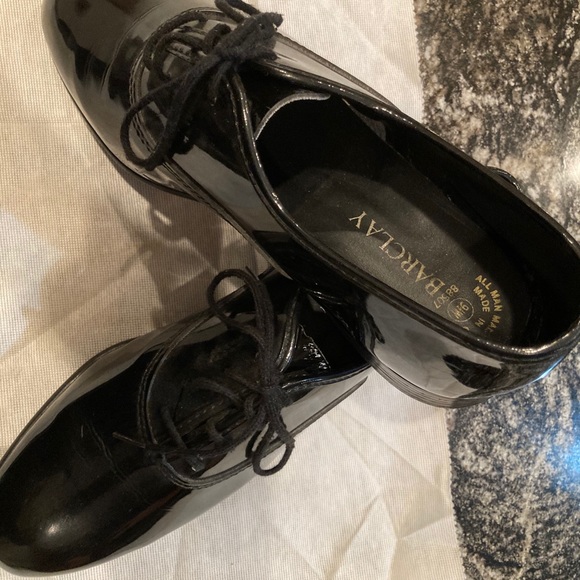 Shoes - Picture 2 of 5